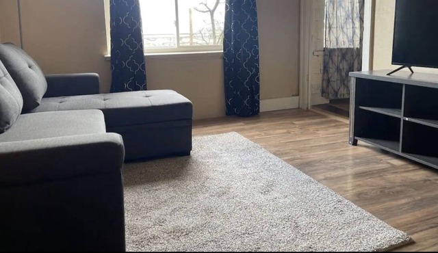 Nice Place Cozy Space, One Bedroom Apartment over the Lounge #3