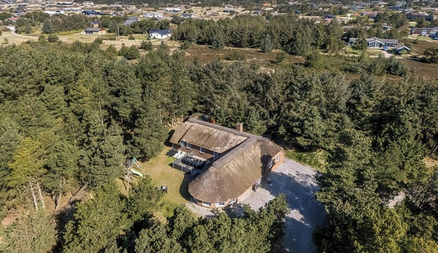 Nice pool house for 12 persons - 1021