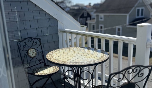 Nice Private Space Short Walk To The Beach