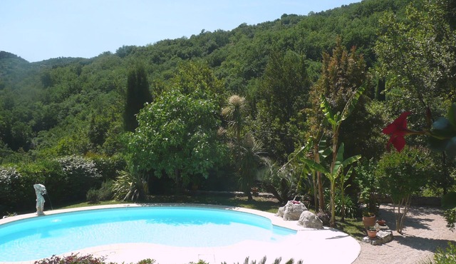 Nice Provencal villa with pool, quiet