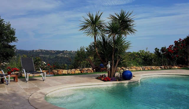Nice Provencal villa with pool at the foot of the medieval village of Gattieres