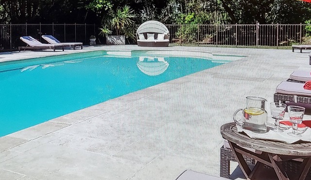 NICE PROVENCALE HOUSE 4 pers country garden swimming pool SPA playground