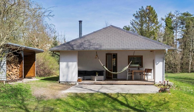 Nice quality house with wellness bathroom and close to the water