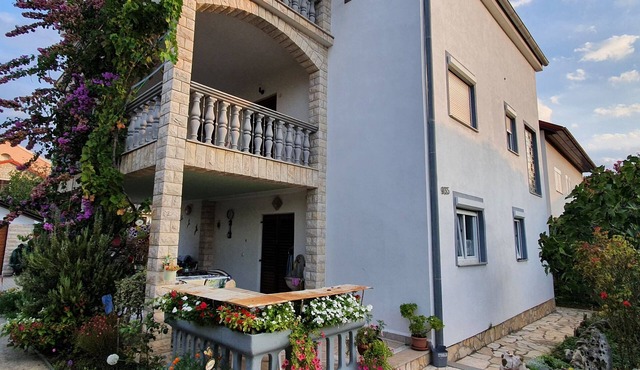 Nice, quiet, and inexpensive family apartment with proximity to sandy beach