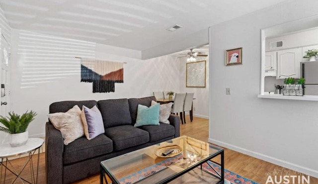 Nice Quiet Downtown Apt Pool Free Parking