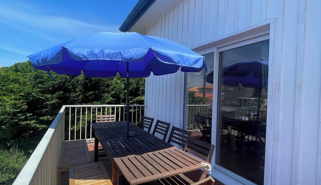 Nice, quiet, spacious apartment 200m from the beach