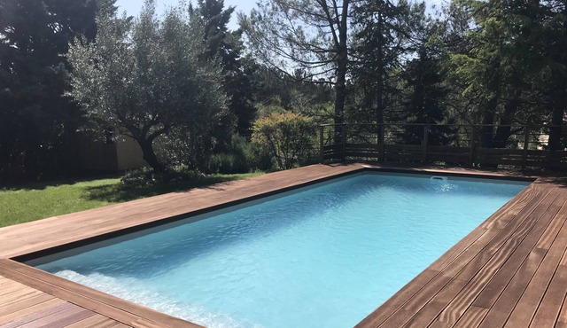Nice, quiet villa with pool in Provence for the holidays