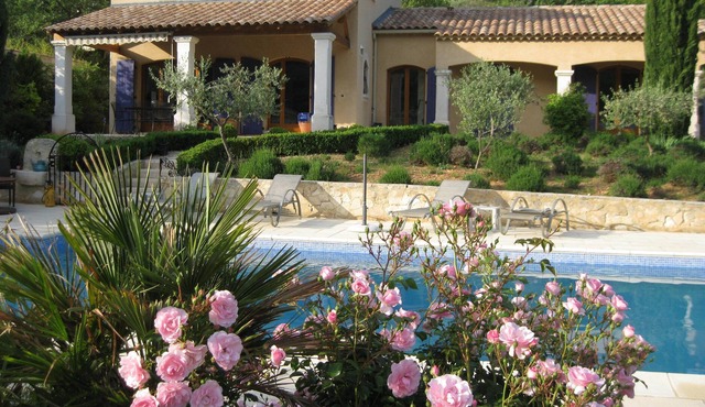Nice recent house with garden and view in the Provence.