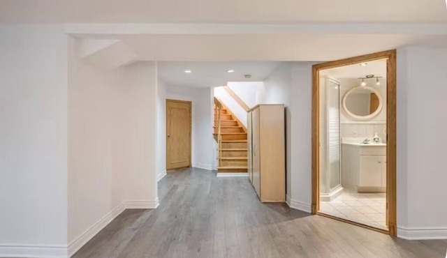 Nice Renovated Basement - 10 min. to Montreal Downtown