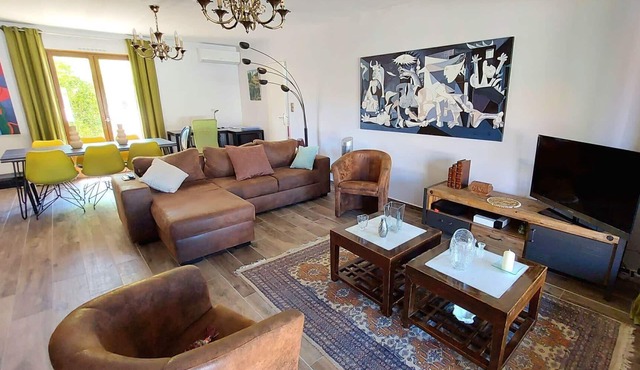 Nice Residence Near The Beach, with Garden