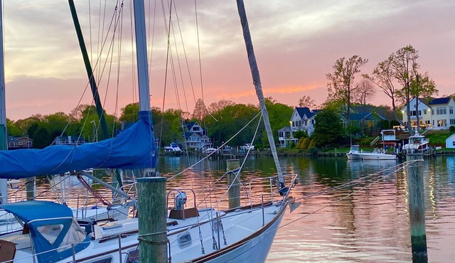 Nice retreat apartment/private patio, min. away from USNA & Downtown Annapolis