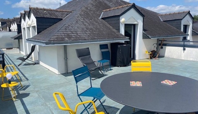 NICE ROOF TERRACE PORT DE ST GOUSTAN IDEAL LOCATION IN A QUIET AREA