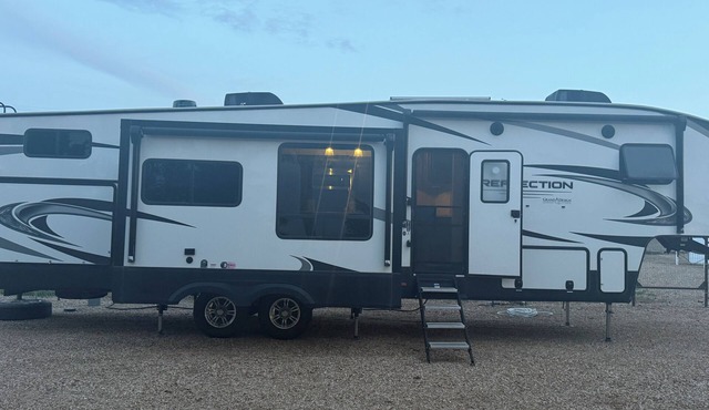 Nice RV with AC in charming Nampa