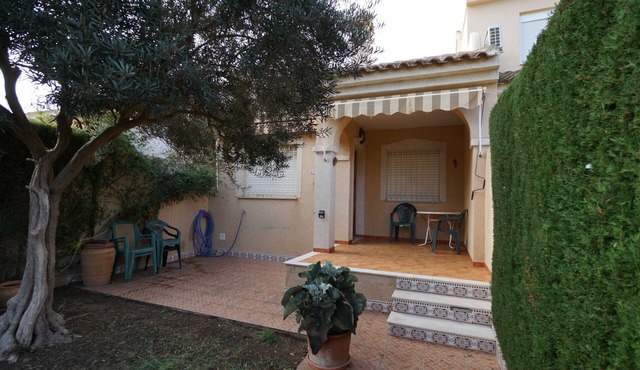Nice small villa close to the beach