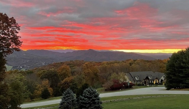 Nice spacious home close to Virginia Tech and downtown Blacksburg.