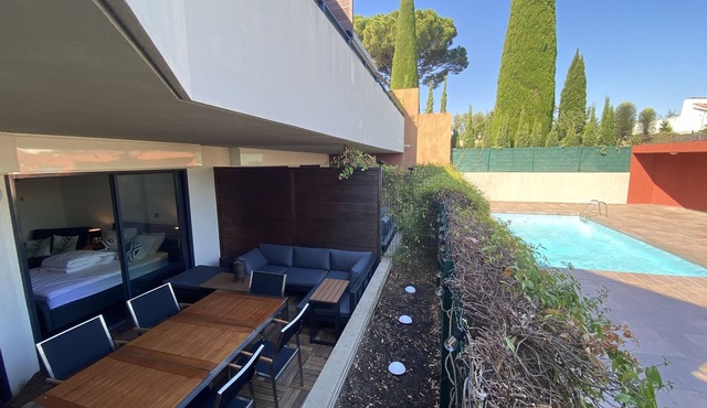 Nice, splendid studio terrace swimming pool, ideal 2/3 p, Fabron , airport 5km