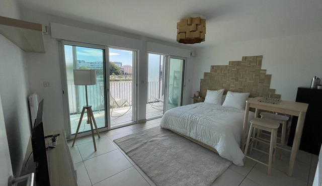 Nice Studio 28 M² With Balcony Near The Center