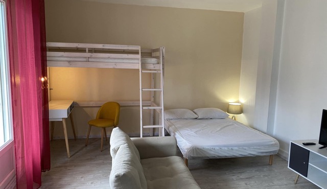 Nice studio downtown parking