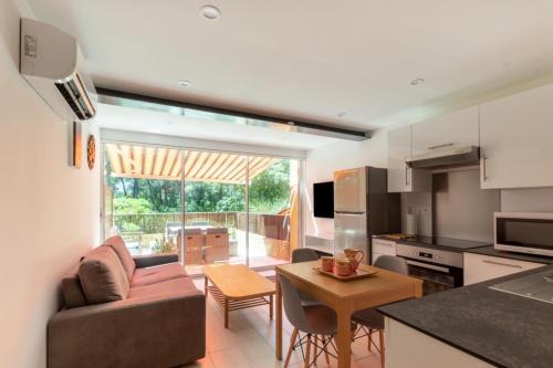 Nice Studio 30 M With Terrace Near The Sea