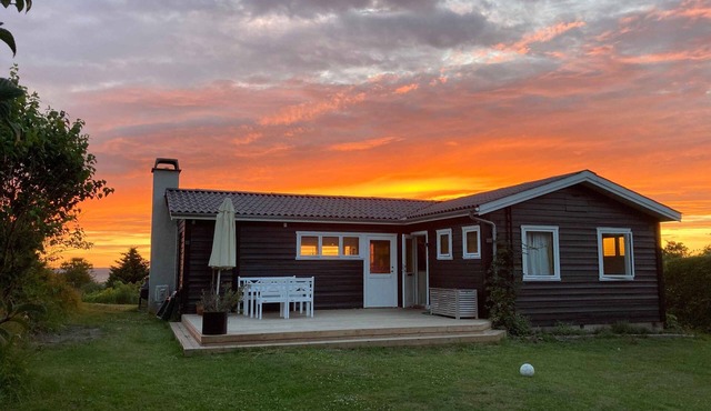 Nice summer house with sea view