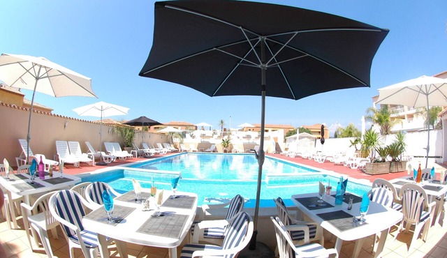 Nice T2 (1 bedroom) 4 pers 250m from the SEA with HEATED SWIMMING POOL & TENNIS (107)