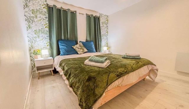 Nice T2 with wifi and Netflix near the golf course