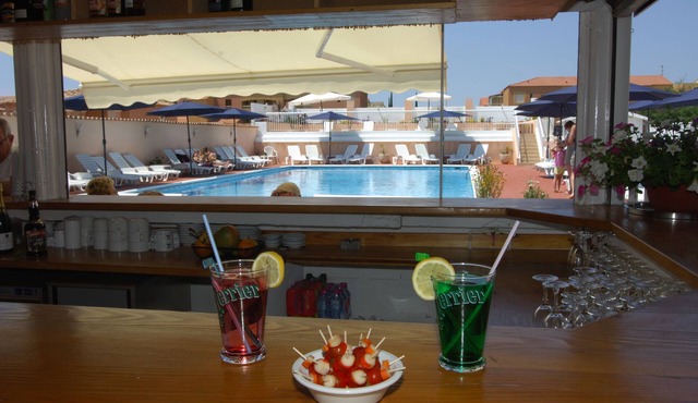 Nice T3 (2 bedrooms) 6 pers. 250m from the SEA with HEATED SWIMMING POOL & TENNIS (4)