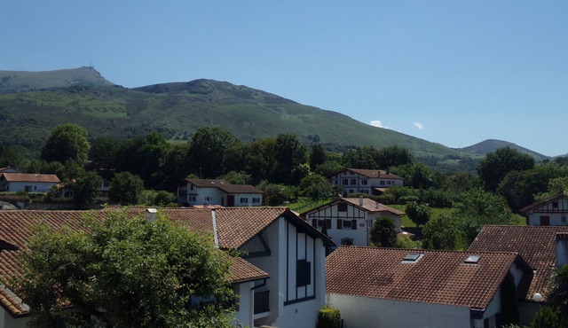 Nice T3. Monthly/3-month rental. Balconies Pkg. Town center.