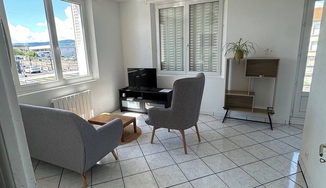 Nice T3 with private parking