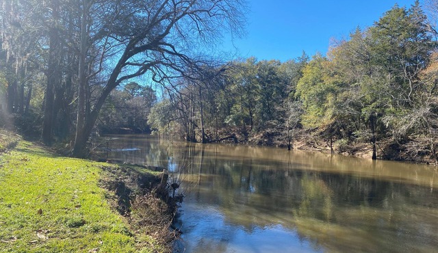 Nice townhome in delightful Leesburg