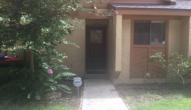Nice Townhouse 1-6 month rental