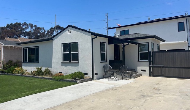 Nice two bedroom home near, beach, So-fi & LAX