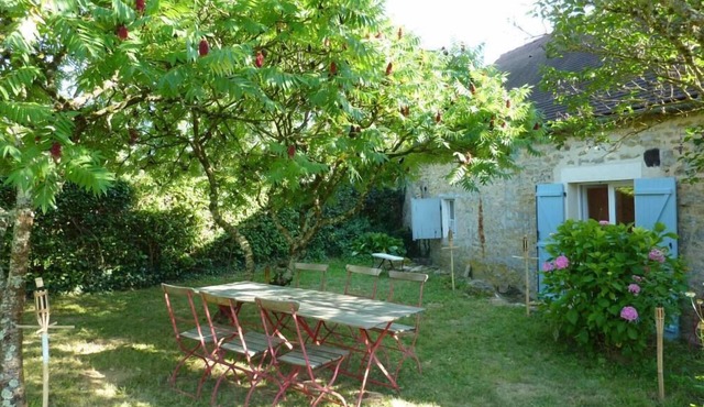 Nice typical house in french counrtyside, ideal for resting holidays in family!