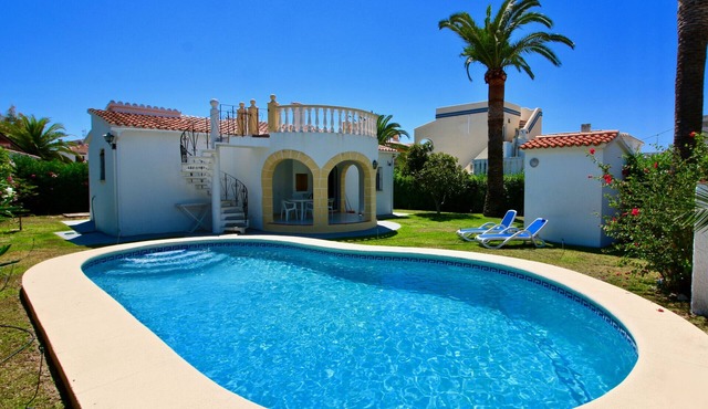 Nice villa next to the beach Almadrava FU