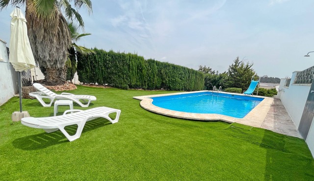 Nice villa with private pool in Gilet