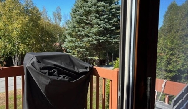 Nicely decorated 2 bedroom w/extra bedding and AC