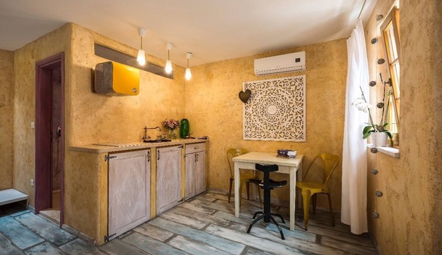 Nicely decorated Casablanca suite with terrace, Wifi, sauna and bikes .