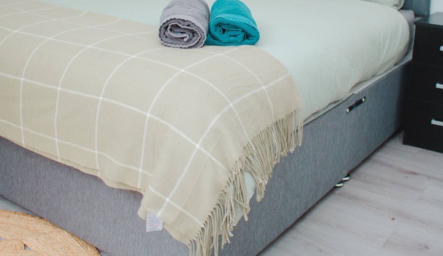 Nicely Made Relaxing 4 Bedroom Near LFC Stadium