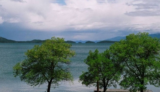 Nicely Remodeled Condo Overlooking Polson Bay And Flathead Lake