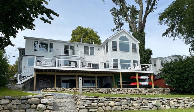NICEST RENTAL IN CASTINE HANDS DOWN!! ON THE WATER!! FULLY REMODELED IN 2020!!