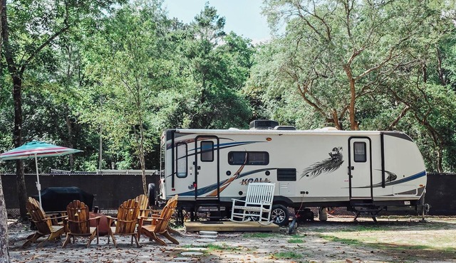 Niceville's Hidden Camper. Your cozy beachy escape