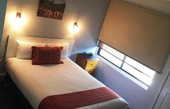 Nicholas Royal Motel - No Pets Allowed