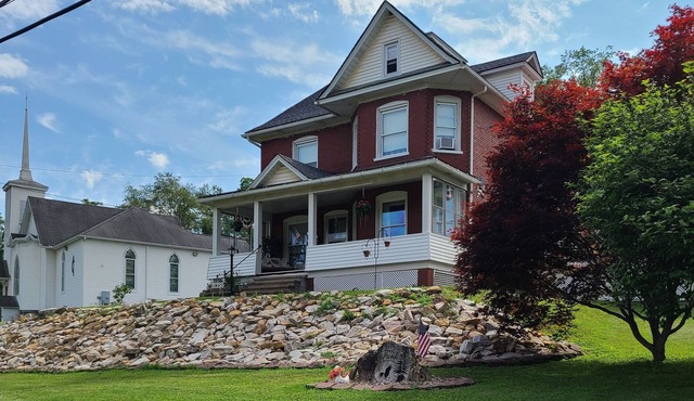 Nick's Nest North Bend relax and enjoy the serenity of our area.