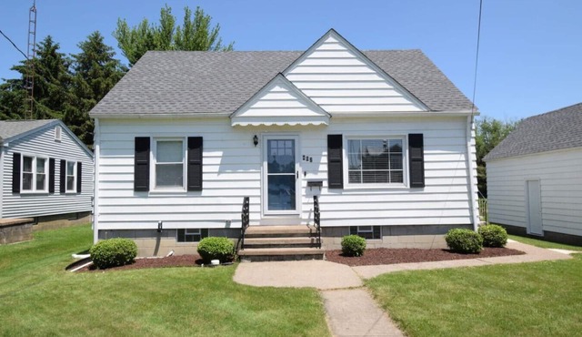 NickelPlate Beach House w Street Legal Golf Cart