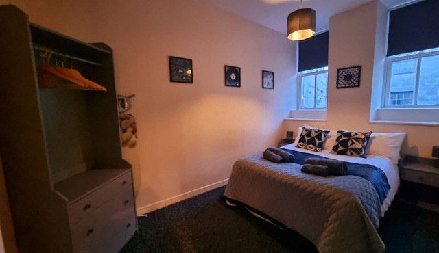 Nicky-Tams Bar & Apartments