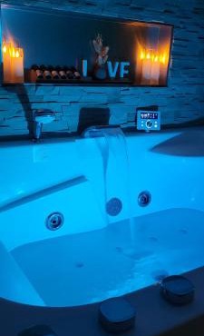 Nid d amour IndoneZen Balneo & table de massage