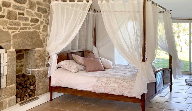 Nid Douillet Dans la Nature à 10 Km de la Mer