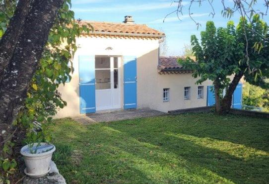 Nid douillet - LES FARGETTES - superbe vue - charmante petite maison avec jardin - 2 pièces à Privas