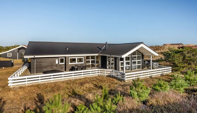 "Niesina" - from the sea by Interhome