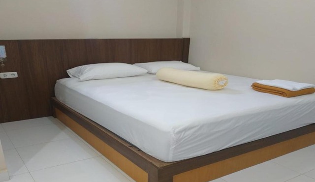 Nietsa Guest House Palu RedPartner